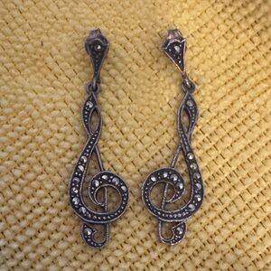 Elegant Vintage Sterling Treble Clef Earrings